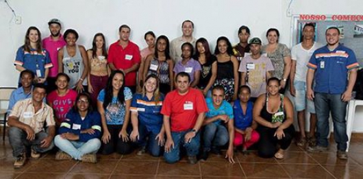Jovens de comunidades de Conceição do Mato Dentro recebem bolsas de estudo