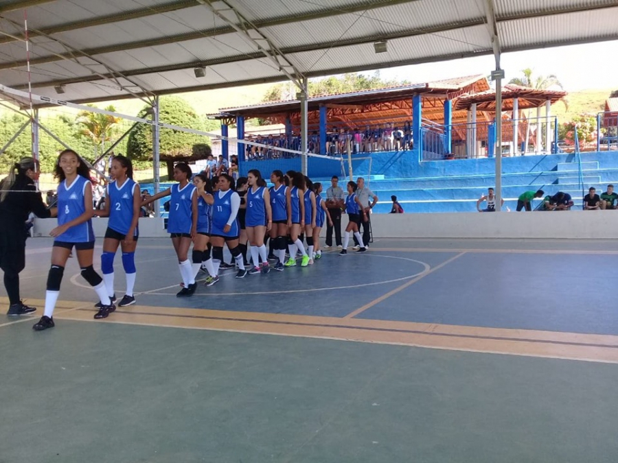 Equipes de vôlei garantem vitória na etapa microrregional do JEMG - Colégio  Católica Timóteo