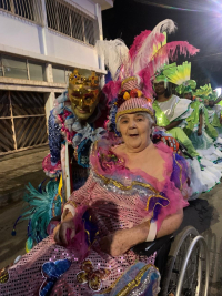 Superação: matriarca de 82 anos leva emoção ao carnaval de Guanhães