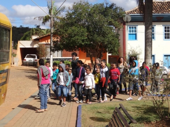 Reconhecimento social e cultural: Alunos visitam bens tombados de Sabinópolis durante a 6º Jornada do Patrimônio Cultural De Minas Gerais