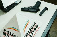Menores são presos por assaltar posto de combustíveis na Vila Esperança, próximo a Dores de Guanhães