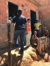 SOLIDARIEDADE/GUANHÃES  CORONAVÍRUS: Voluntário realiza distribuição gratuita de cerca 50 litros de leite nesta segunda-feira