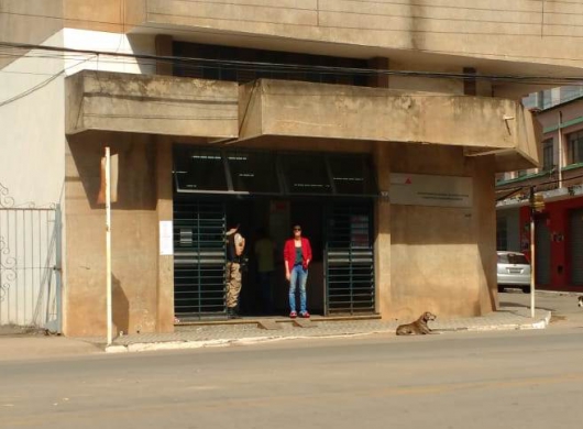 Guanhanense portadora de necessidades especiais conta as vantagens de se ter uma seção de fácil acesso no município