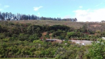 MPMG e município de Capelinha assinam TAC para preservação de Parque Municipal Cabeceira do Areão
