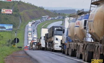 Protesto de caminhoneiros no país entra no quinto dia