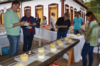 IX Concurso Municipal do Queijo Artesanal reúne 21 produtores em Serro