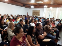 GUANHÃES: Gestores municipais se reúnem com servidores da educação para discutir demandas da pasta