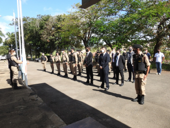 Policiais Militares e Delegados da Polícia Civil recebem homenagens do 65° Batalhão de Polícia Militar em Guanhães