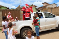 E.E. São Sebastião realiza carreata de Natal para a comunidade escolar