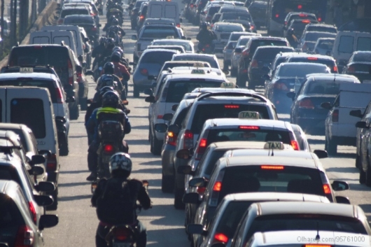 NO BRASIL: Em 2050, haverá 130 milhões de carros