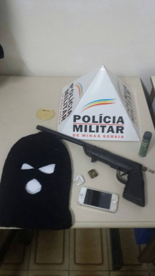 Menor é apreendido com drogas e armas na zona rural de Ferros