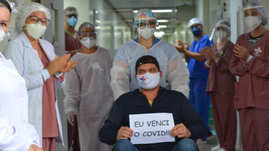NOTÍCIA BOA: Brasil assume primeiro lugar em número de recuperados de covid-19