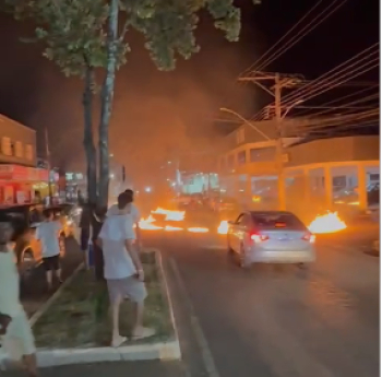 Homem &eacute; suspeito de provocar inc&ecirc;ndio em via p&uacute;blica, ap&oacute;s cl&aacute;ssico entre Cruzeiro e Atl&eacute;tico
