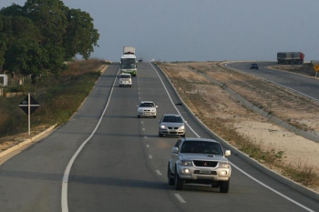 Juiz federal mantém suspensão de multa por farol desligado em rodovias