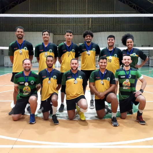 ESPORTE: Equipe masculina do Brutos Vôlei Guanhães vence 2º Triangular de Vôlei em São João Evangelista