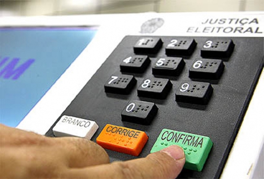 Urnas eletrônicas passam por teste de segurança