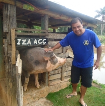 Izaac chamou a atenção das pessoas da região.