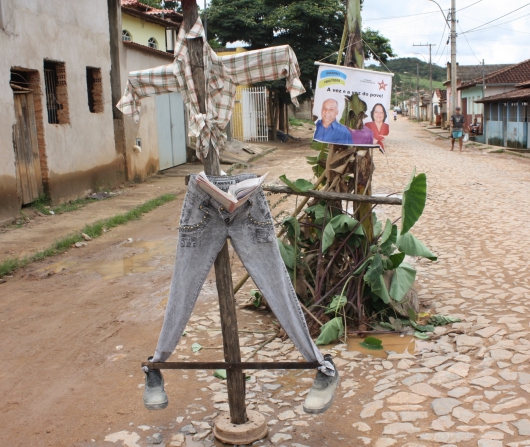 Comunidade do Pito protesta por falta de infraestrutra no bairro