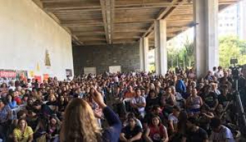 Servidores da Educação de Minas Gerais suspendem greve temporariamente