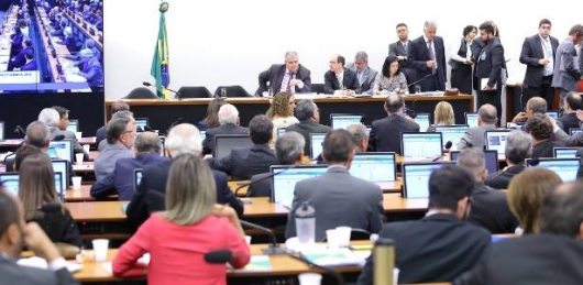 Comissão Especial vota hoje destaques à reforma da Previdência