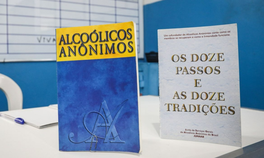 Completando 90 Anos, a Alcoólicos Anônimos Celebra Crescimento da Participação Feminina