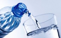 Nutricionista da Secretaria de Saúde dá dicas de hidratação para os dias quentes