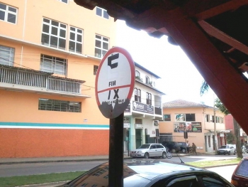 Comunidade Reclama: Cidadão reclama de vandalismo em placa de táxi