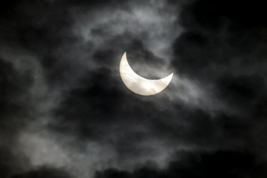 Países do Hemisfério Norte: eclipse solar total, equinócio e superlua acontecem nesta sexta