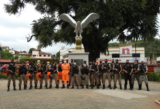 SÃO JOÃO EVANGELISTA: Polícias Militar, Civil, Penal e Bombeiros realizam treinamento simulado de explosão de caixa eletrônico