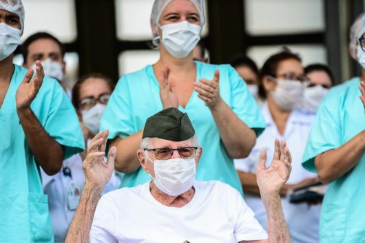 NOTÍCIA BOA: Homem de 99 anos é o brasileiro mais velho a receber alta após contrair Covid-19