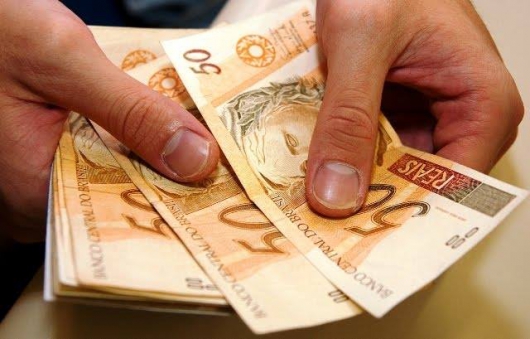 Governo admite PIB menor em 2016 e prevê salário mínimo de R$ 855