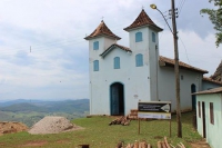 Igreja Nossa Senhora das Dores, no distrito de Serro, está em restauração