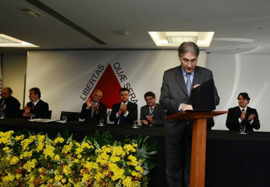 Fernando Pimentel autoriza retomada de 52 obras em Minas Gerais