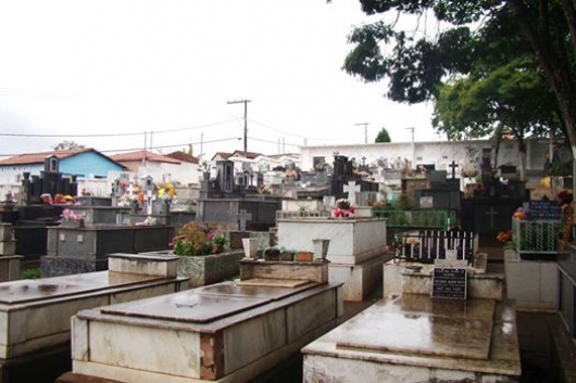 Dia de finados: data marca falta de vagas no cemitério da cidade