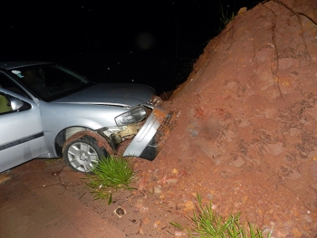 Cinco pessoas que seguiam para Virginópolis ficam feridas após acidente na MG-129