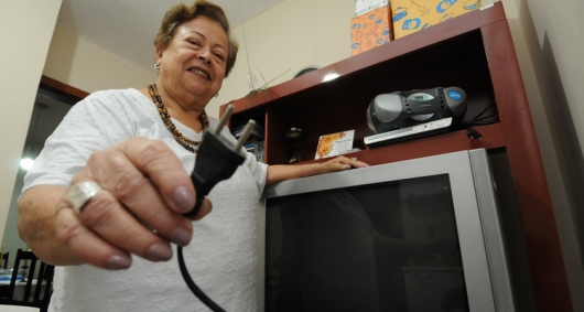 Reajuste da conta de luz em Minas vale a partir de hoje