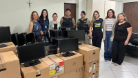 Sicoob Credicemn distribui 60 computadores para instituições da região