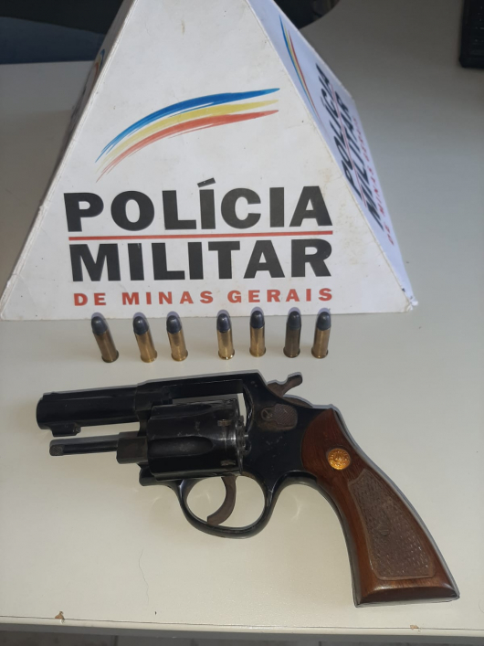 Homem é preso por porte ilegal de armas de fogo em Materlândia