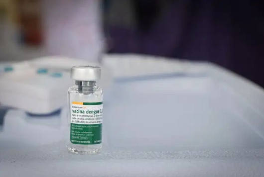 SUS vai vacinar profissionais de sa&uacute;de de todo o pa&iacute;s contra dengue em fevereiro