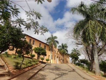 Na maior escola da região, três chapas disputam a diretoria