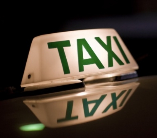 Justiça obriga Virginópolis a regularizar serviço de táxi