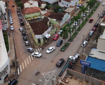 Black Friday causa grande movimentação nas ruas de Guanhães