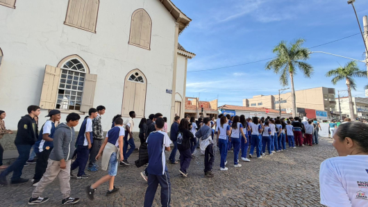 18 DE MAIO: Hoje &eacute; o Dia Nacional de combate ao abuso e &agrave; explora&ccedil;&atilde;o sexual de crian&ccedil;as e adolescentes