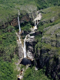 Acesso à cachoeira Rabo de Cavalo em Conceição do Mato Dentro é fechado para construção de trilha ecológica