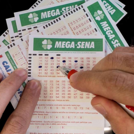 Mega-Sena, concurso 2.237: Duas apostas acertam as seis dezenas e faturam cada uma R$ 105,8 milhões