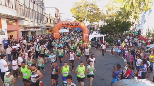 Mais de 200 atletas de Guanhães e outras cidades mineiras participam da Corrida Águia Run e Desafio Águia de MTB