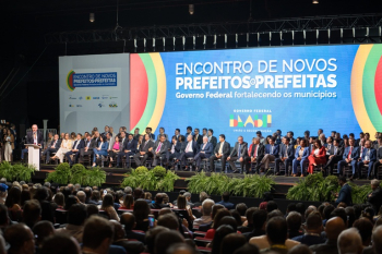Evento em Brasília fortalece diálogo entre prefeitos e governo federal