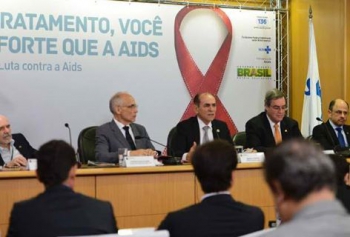 Brasil terá teste de farmácia para HIV em 2016