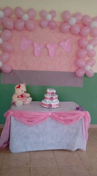 Moradora de S&atilde;o Jo&atilde;o Evangelista faz ch&aacute; de beb&ecirc; para a filha, mas convidados n&atilde;o comparecem