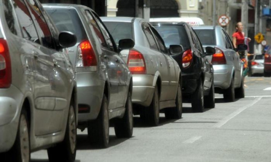 Débitos de veículos com finais de placas de 1 a 5 devem ser regularizados até 30 de junho